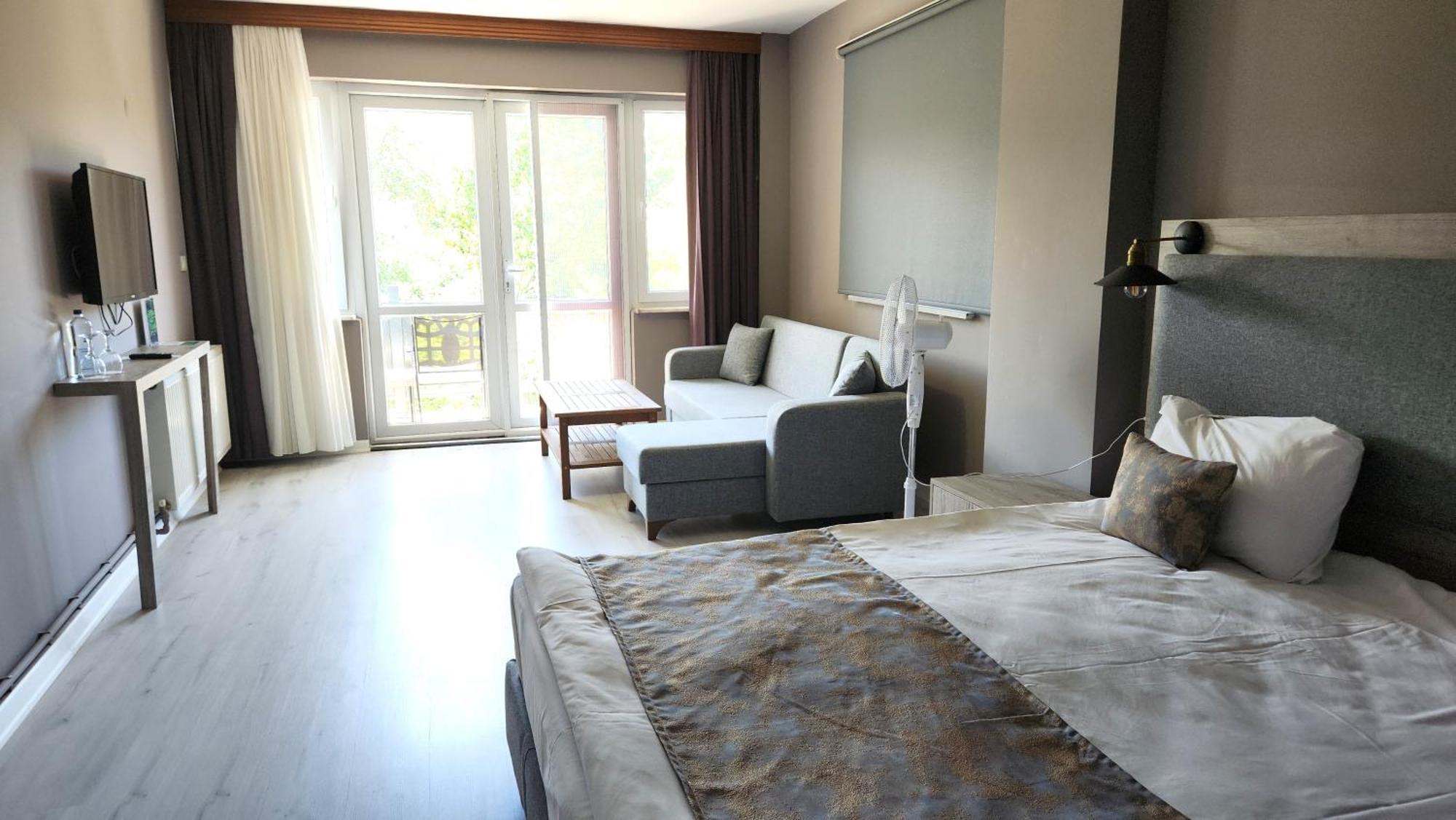 Hbs Polonezkoy Life & Garden Hotel Istanbul Exterior photo